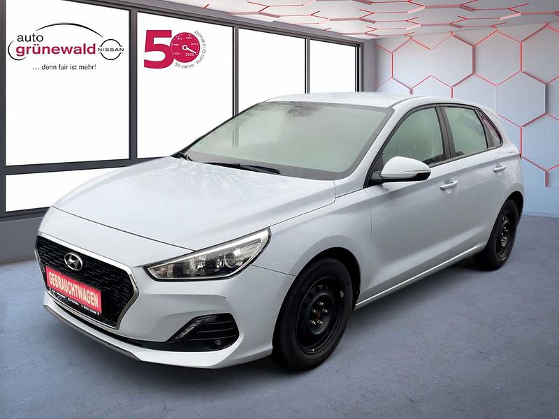Hyundai i30 i30,Select 1,4 ,99PS, Navi, Sitzhzg, Rückkamera,